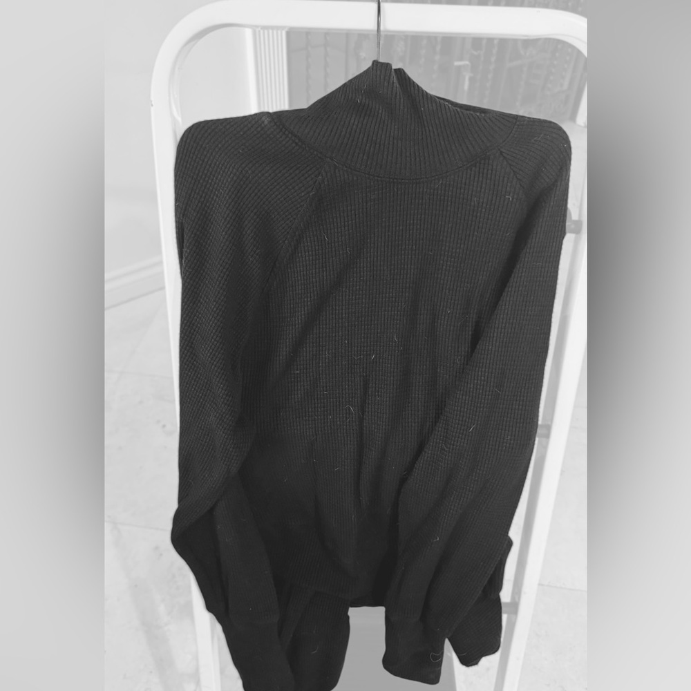ALO Black long sleeve mock turtleneck top. Size XS